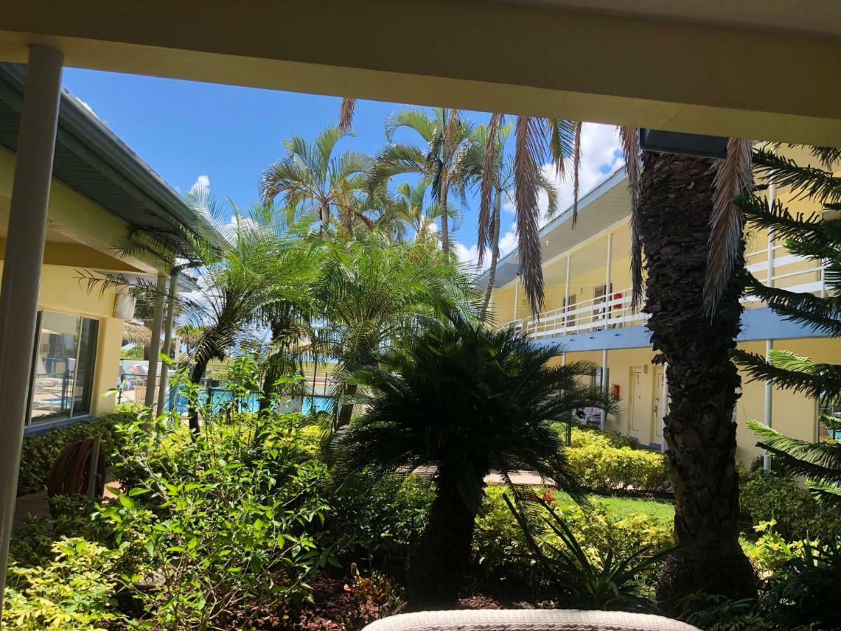 Arvilla Resort St. Pete Beach Ngoại thất bức ảnh